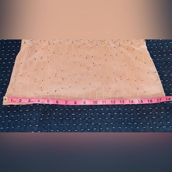 🌸 LOFT Pink Beaded V-Neck Sleeveless Blouse – Size 10 (Fits Like 6–8) - Picture 7 of 8